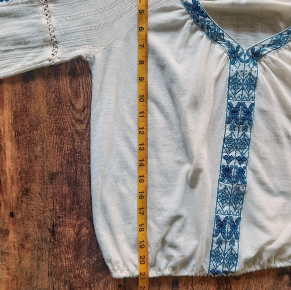 Anthropologie Akemi Kin Boho Embroidered Top - Picture 13 of 14